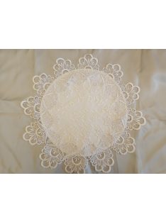 Round with lace, diameter 42 cm 