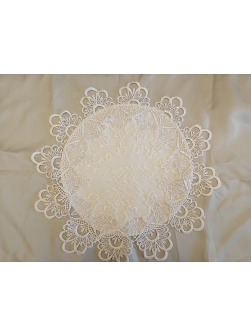 Round with lace, diameter 42 cm 