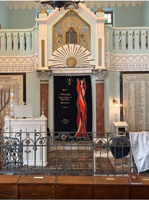 Parochet/ Tóraszekrény- függöny